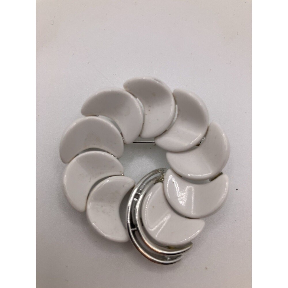 Vintage MCM Silver Tone Pin Brooch Lisner 1960's White Flower Lucite Half Moons